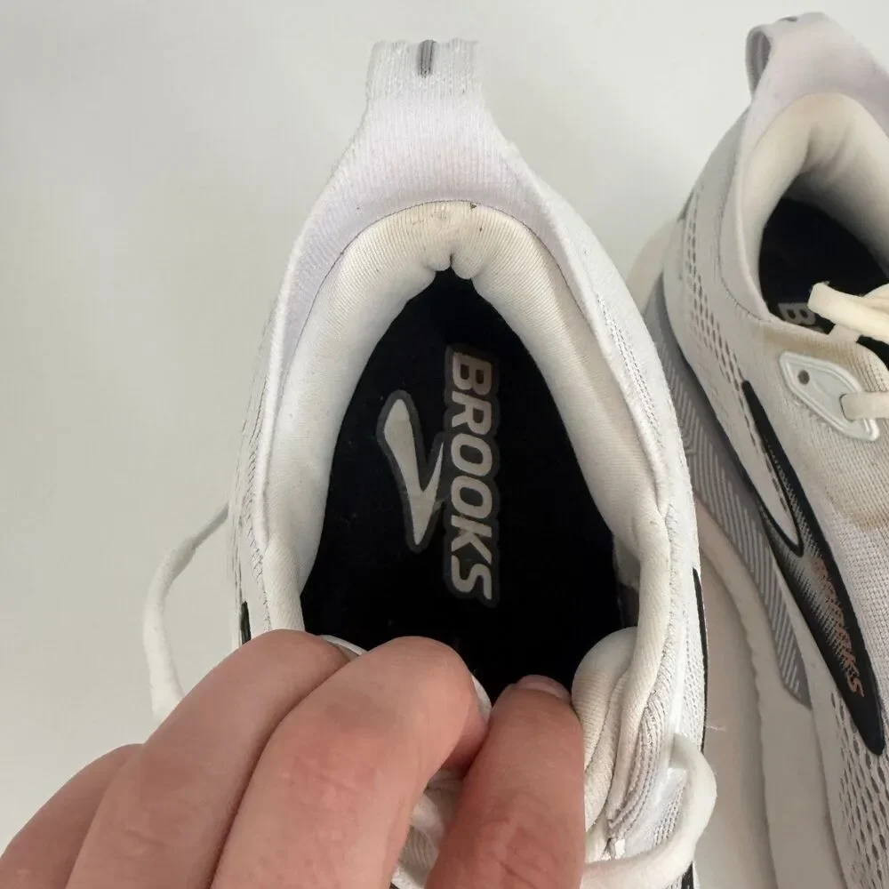 Brooks Mens Running Shoes Glycerin GTS 22 Size 12B White Outdoor Sports Tennis